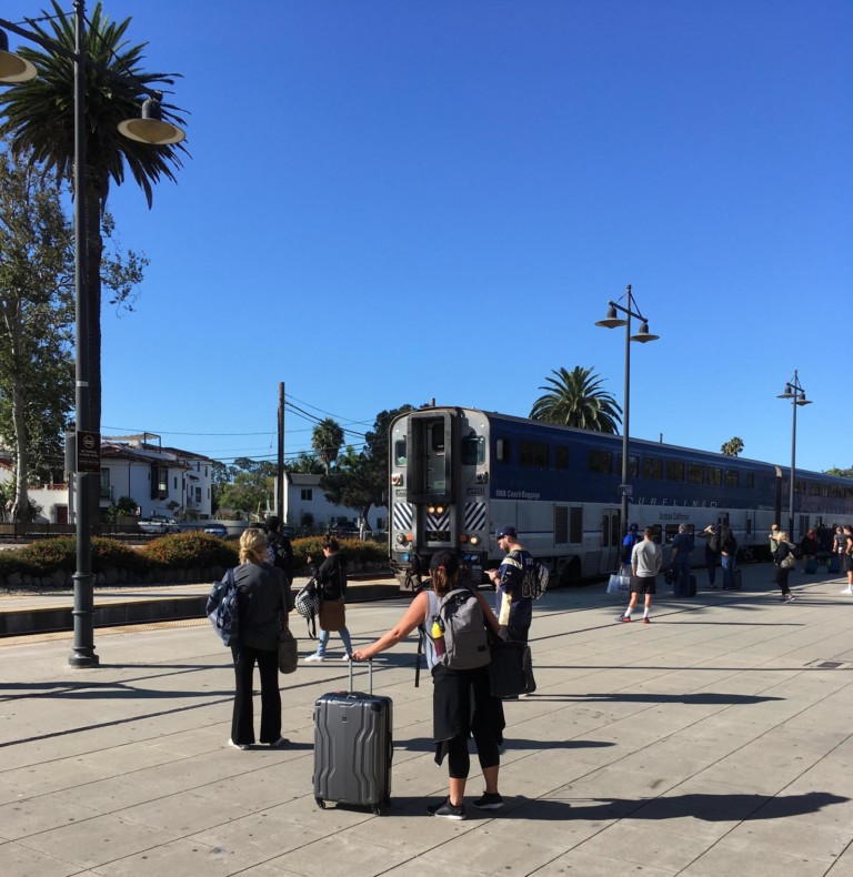 When a train comes at me looking like this, I always have to explain to myself that they planned to do it this way!